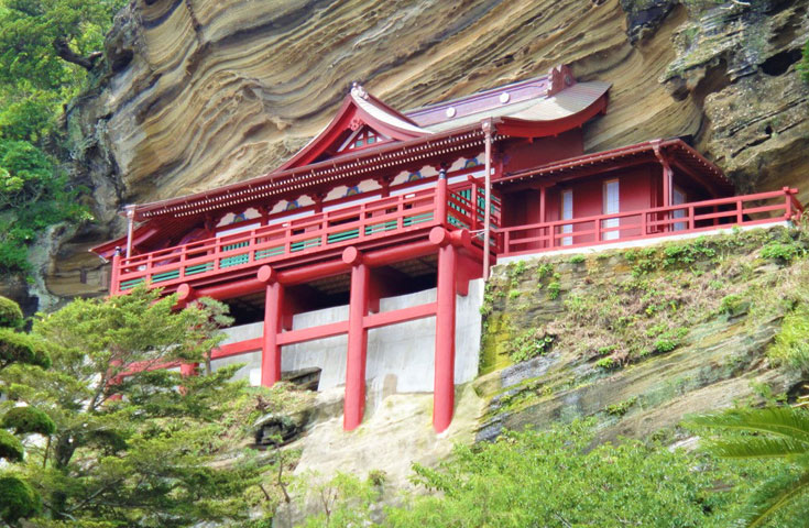 太平洋を一望の絶景「崖観音」